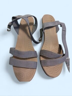 CROCS Women's Grey Strappy Sandals